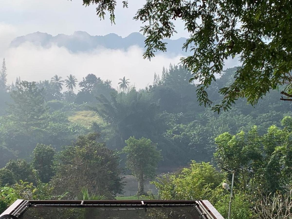 Baanrai Khunya บ้านไร่คุณย่า Ban Huai Maenam Noi Exterior photo