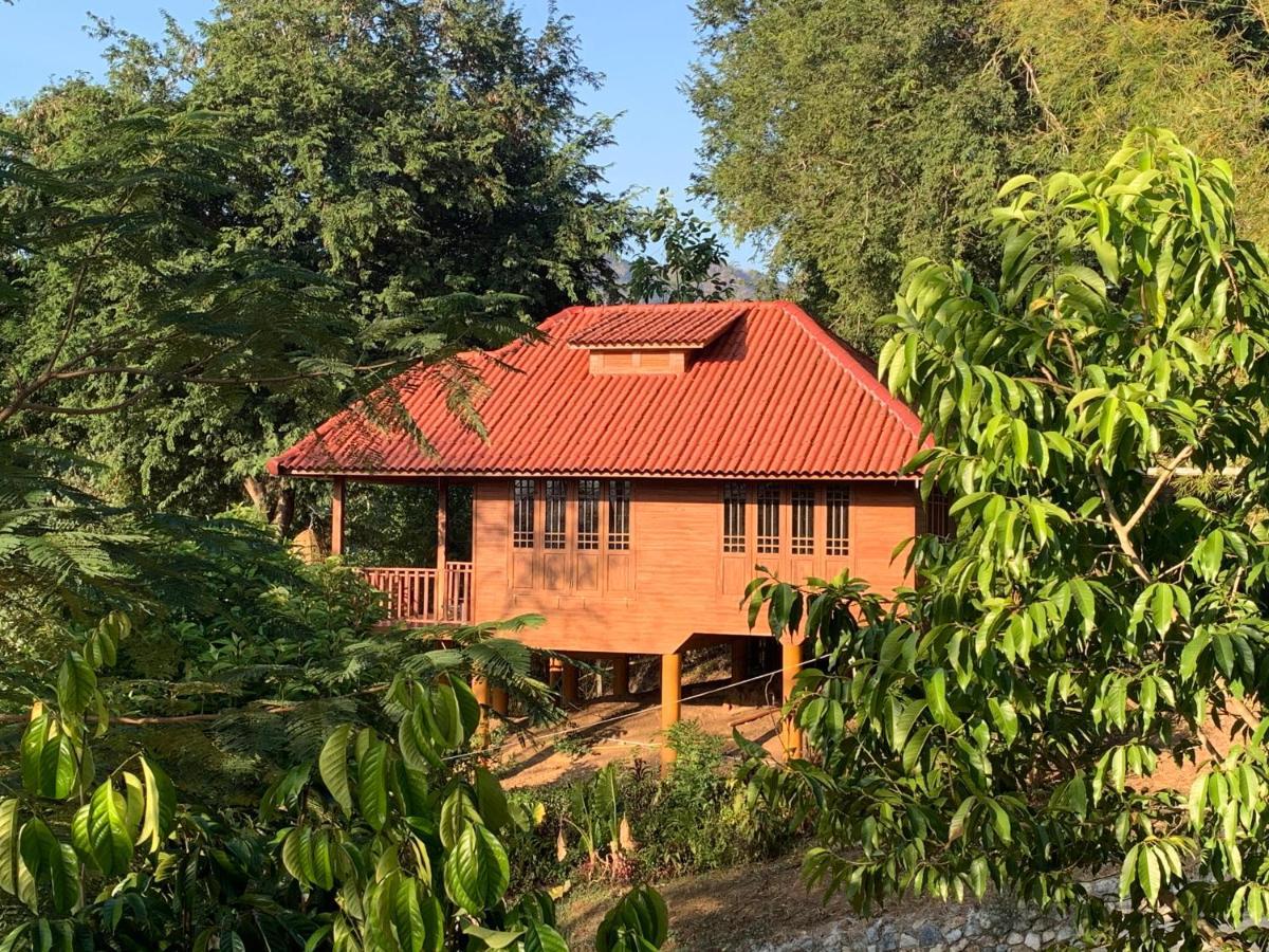 Baanrai Khunya บ้านไร่คุณย่า Ban Huai Maenam Noi Exterior photo