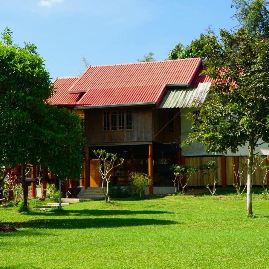 Baanrai Khunya บ้านไร่คุณย่า Ban Huai Maenam Noi Exterior photo