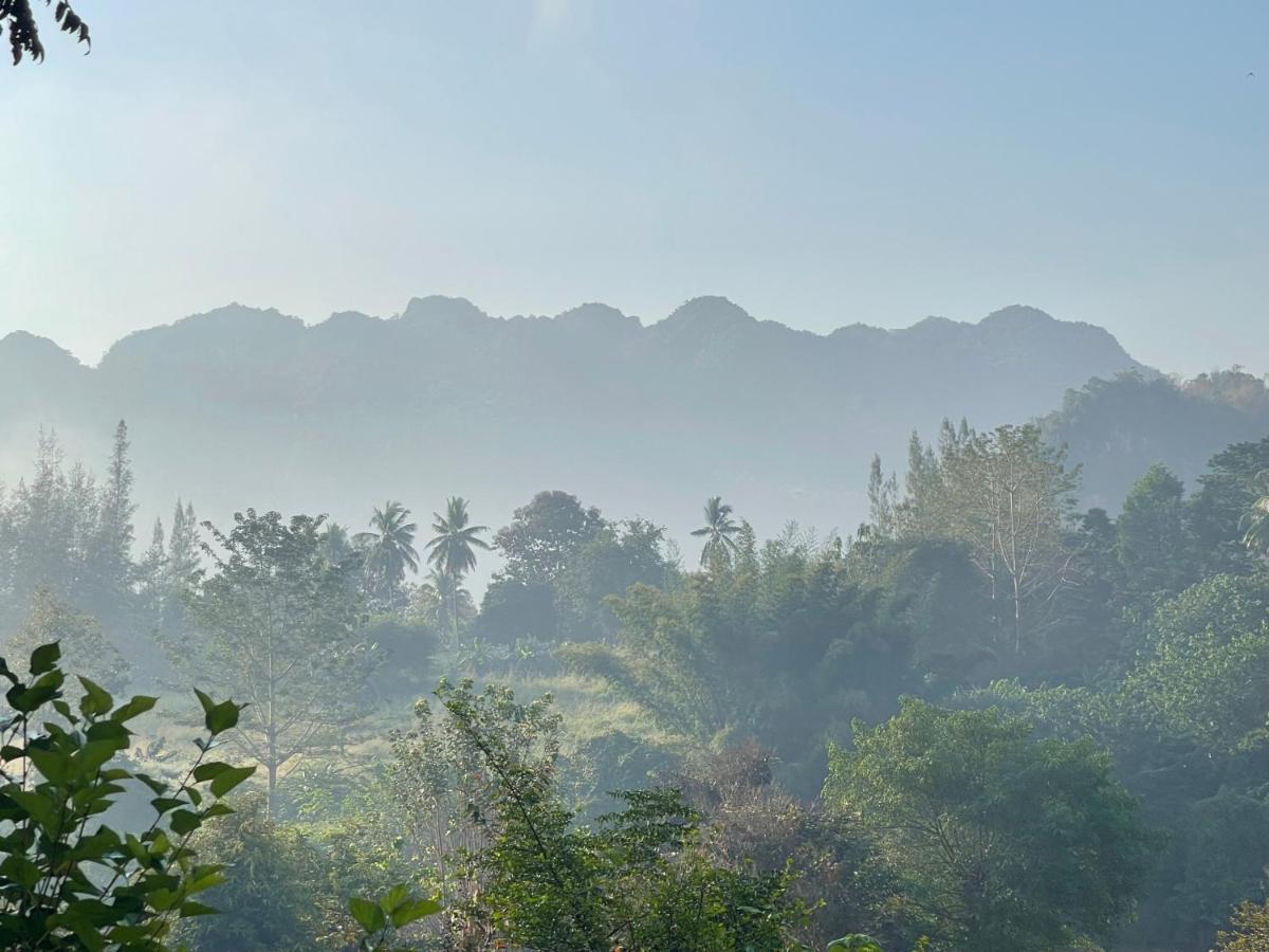 Baanrai Khunya บ้านไร่คุณย่า Ban Huai Maenam Noi Exterior photo