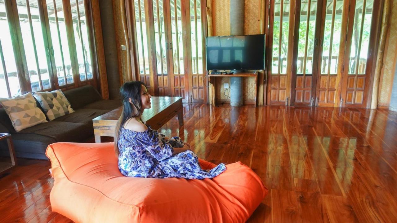 Baanrai Khunya บ้านไร่คุณย่า Ban Huai Maenam Noi Exterior photo