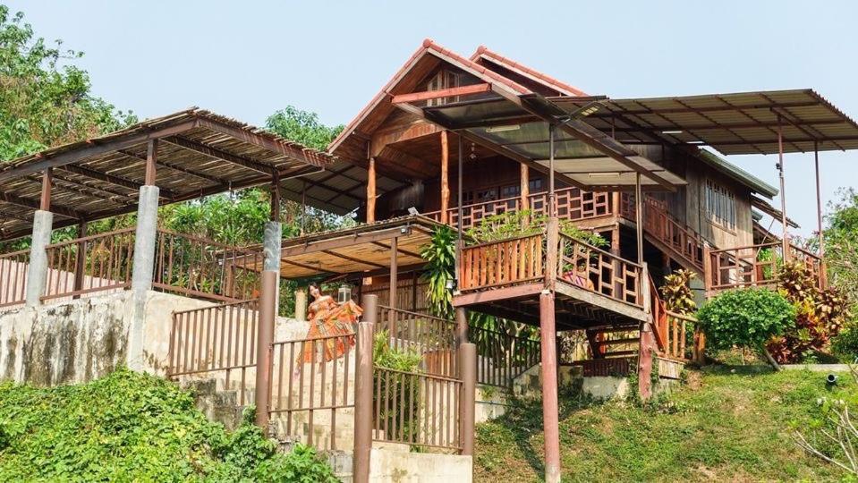 Baanrai Khunya บ้านไร่คุณย่า Ban Huai Maenam Noi Exterior photo